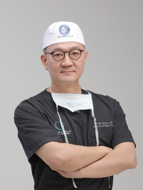 Dr. Min-Hee Ryu in surgical attire at RNWOOD.