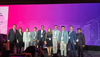 Photograph 17 accompanying the article “Invited Faculty and Chair in ISAPS Singapore 2025”.