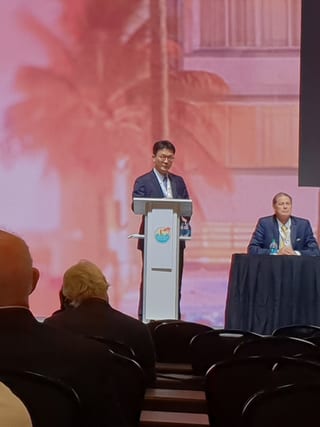 Original image from “Invited as Faculty: ISAPS Miami 2018”.